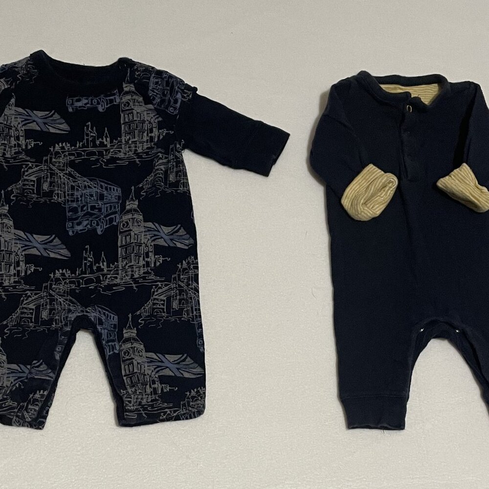 Baby Gap Boy Rompers Lot of 2 Size 0-3 mos Navy Blue in Color